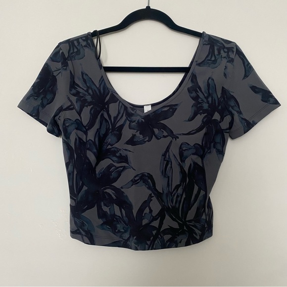 lululemon Women's Yoga Align T-Shirt - Nulu Fabric size 8 - Picture 8 of 11